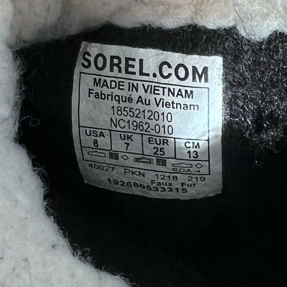 Sorel Yoot Pac Black Waterproof Snow Boots.
